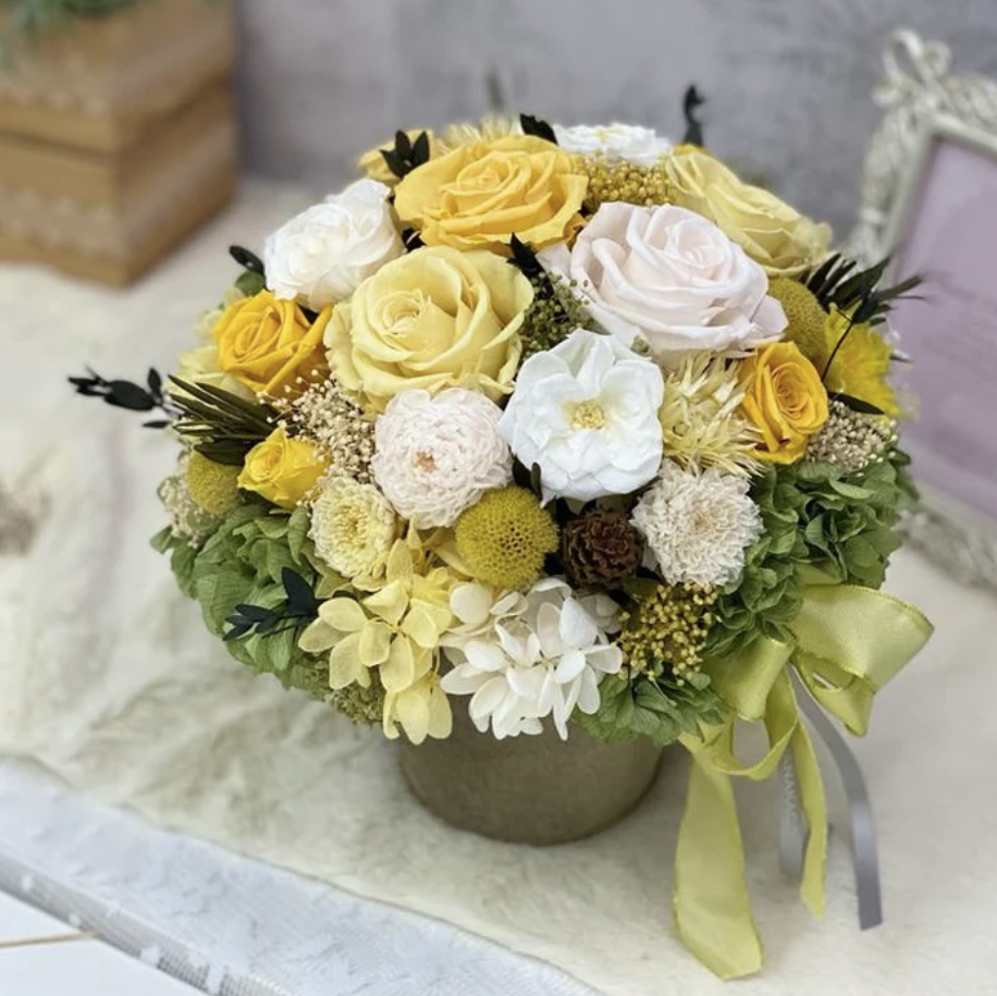 Tendințe design floral România 2026: naturalețe, tehnologie discretă și expresii locale